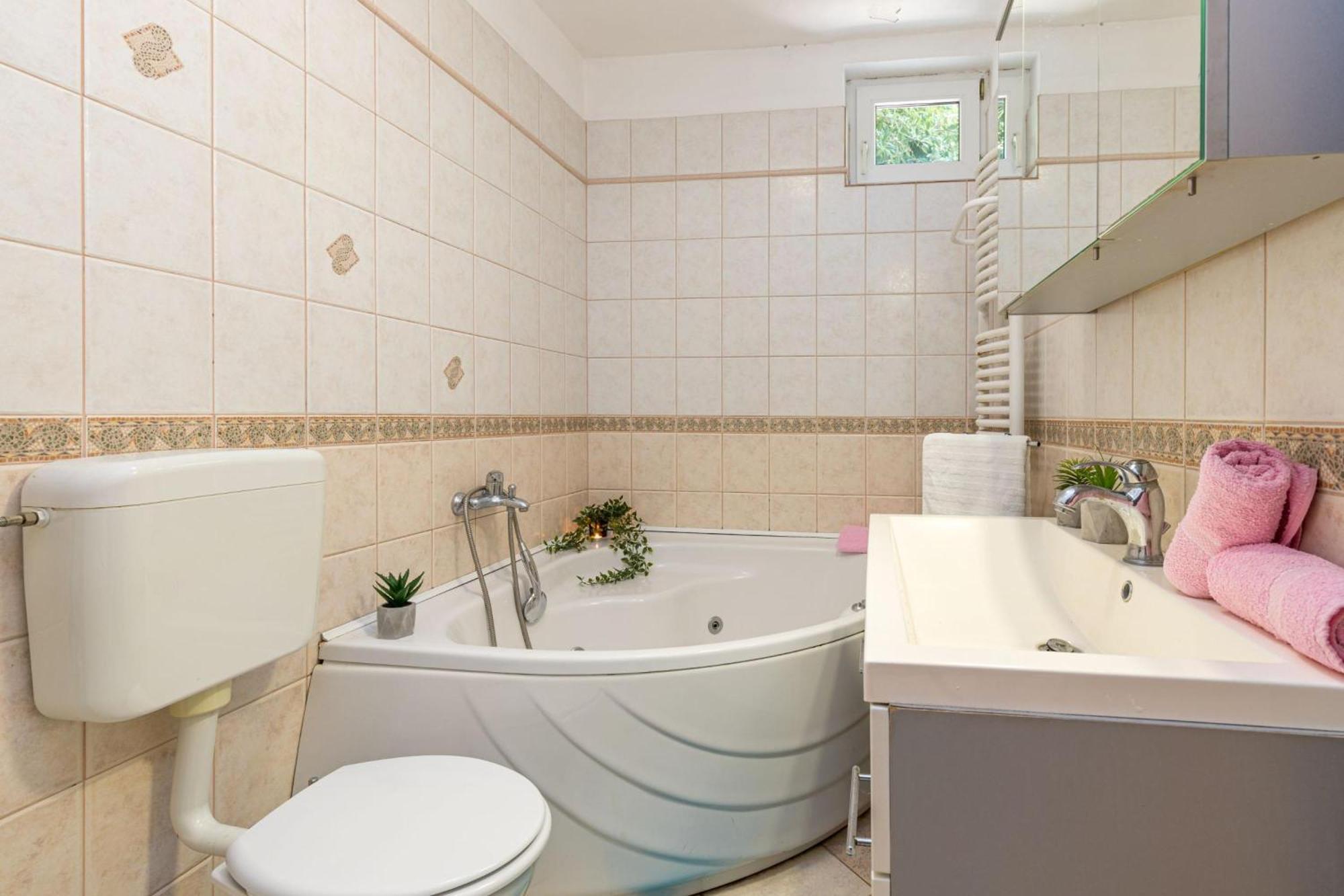Seaview Apartment Tina Krk Island - Happy Rentals Krk Town Buitenkant foto